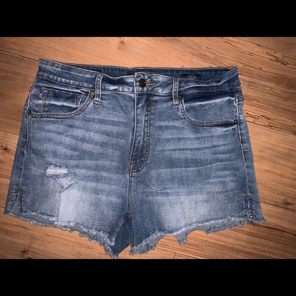 Vigoss Jean Shorts - Picture 2 of 4